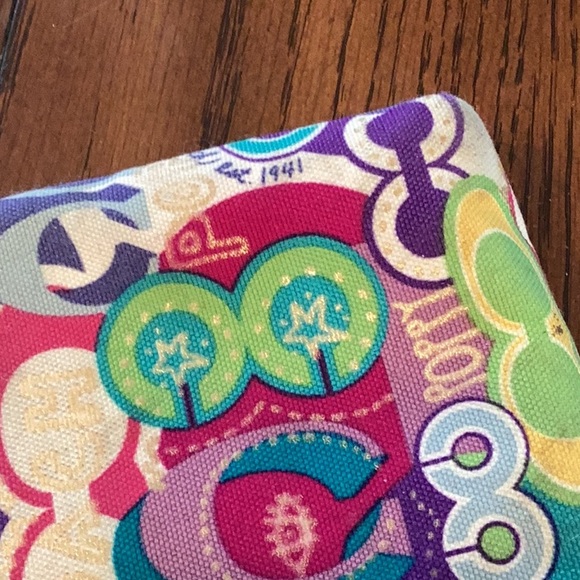 Poppy Coach Large Multicolored Wristlet/Clutch - Picture 15 of 16